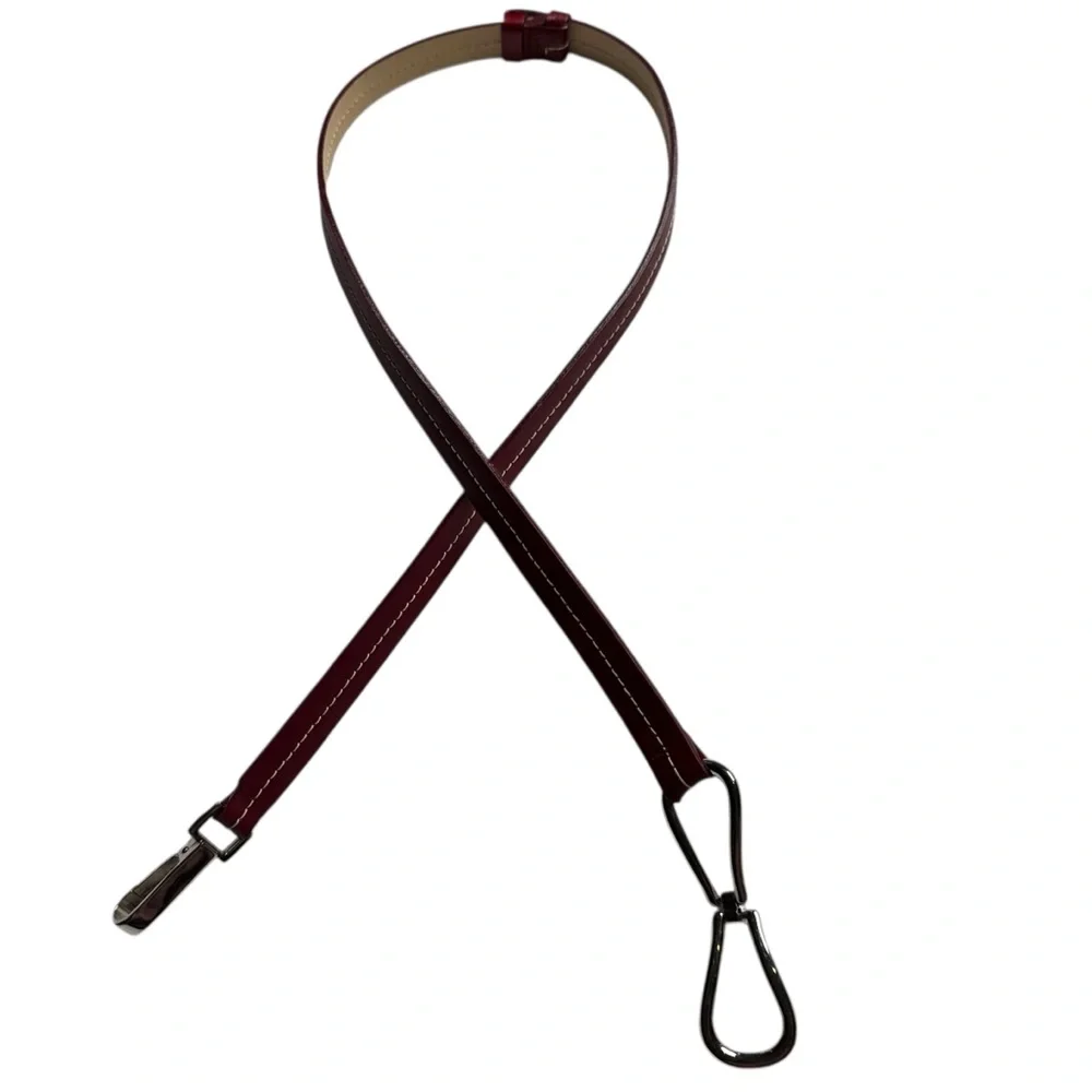 Landes Canada Genuine Leather Chain Clasp Buckle Belt Womens One Size Minimalist